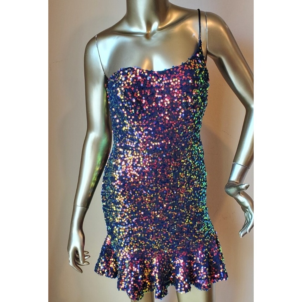 Selfie Leslie, Formal Sequinced dress, Size M, One Shoulder, Short, Stretch NWT